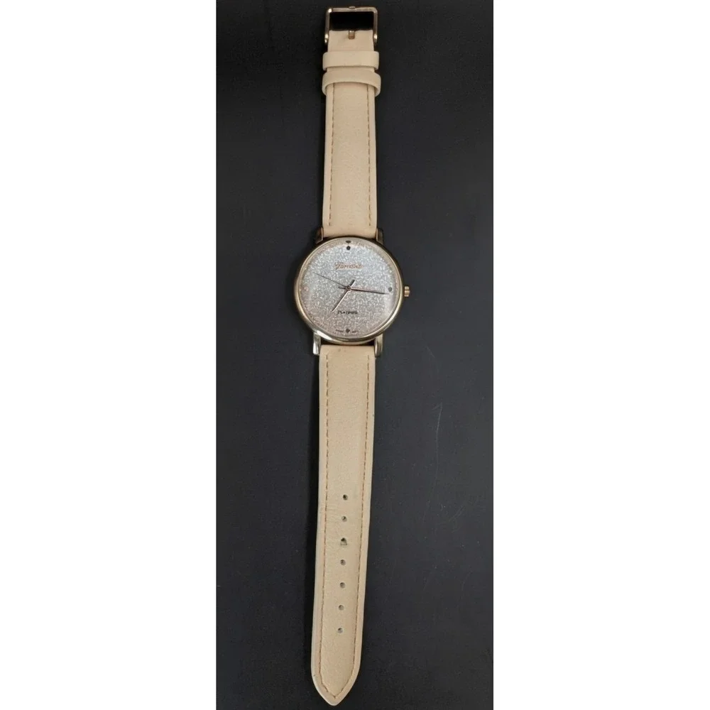 Glitter Dial Geneva Platinum Women's‎ Watch NEW Battery